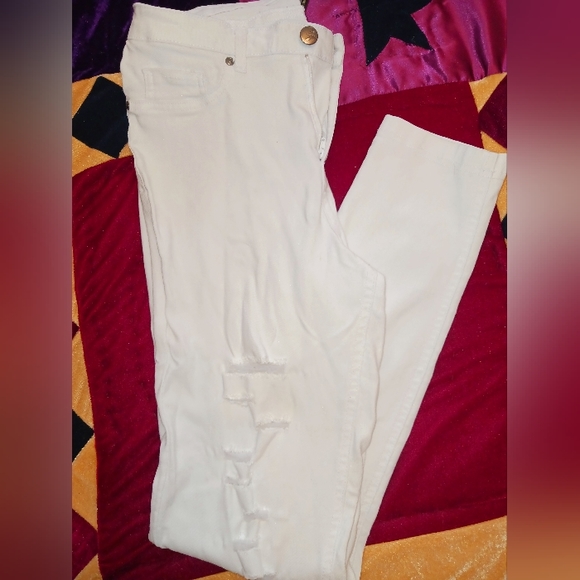 White ripped jeans - Picture 5 of 15